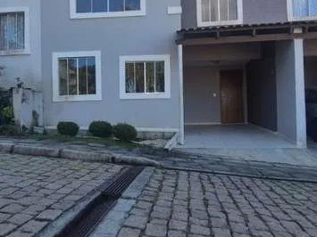 Casa / Sobrado para Venda em Colombo/PR Parque do Embu 3 Quartos