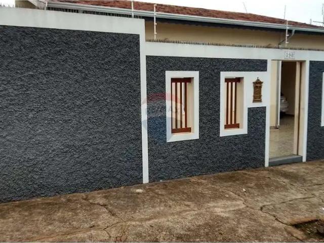 Casa / Sobrado para Venda em Cosmópolis/SP Jardim de Faveri 4 Quartos