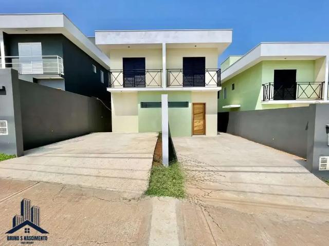 Casa / Sobrado para Venda em Cotia/SP Água Espraiada Caucaia do Alto 3 Quartos
