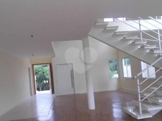 Casa / Sobrado para Venda em Cotia/SP Chácara Remanso Caucaia do Alto 4 Quartos
