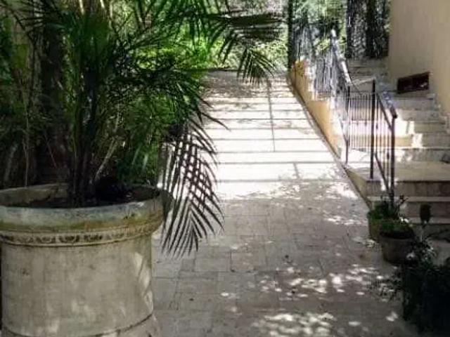 Casa / Sobrado para Venda em Cotia/SP das Pedras 5 Quartos