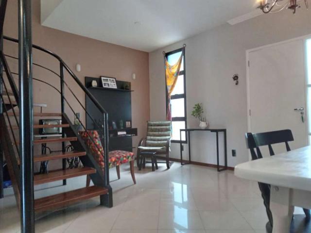 Casa / Sobrado para Venda em Cotia/SP Granja Viana 3 Quartos