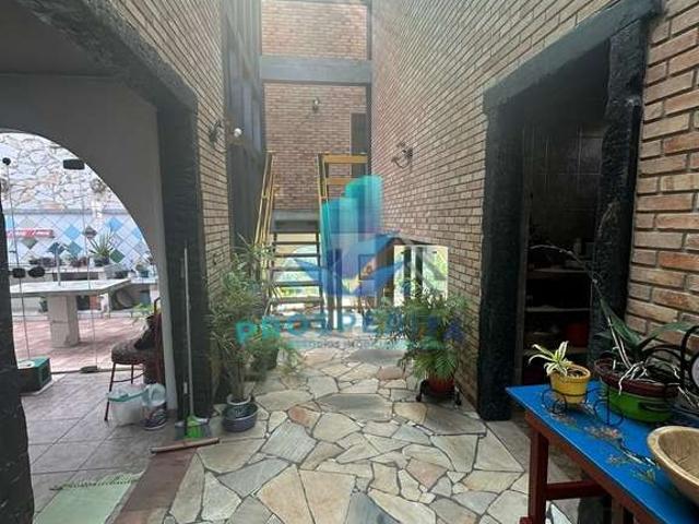 Casa / Sobrado para Venda em Cotia/SP Granja Viana II 4 Quartos