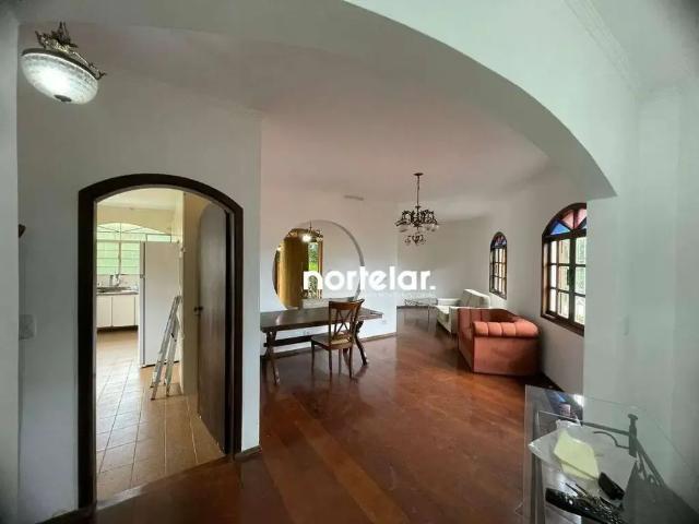 Casa / Sobrado para Venda em Cotia/SP Jardim Semiramis 5 Quartos