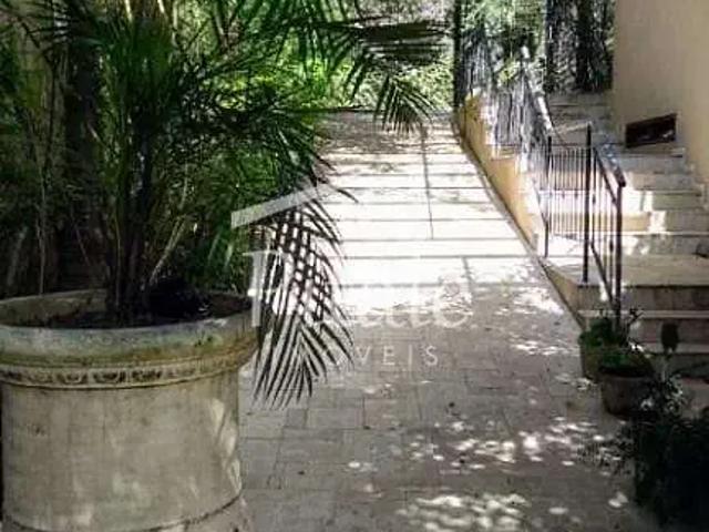 Casa / Sobrado para Venda em Cotia/SP das Pedras 5 Quartos