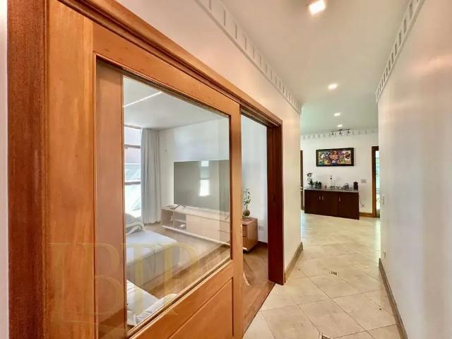Casa / Sobrado para Venda em Cotia/SP São Paulo II 4 Quartos