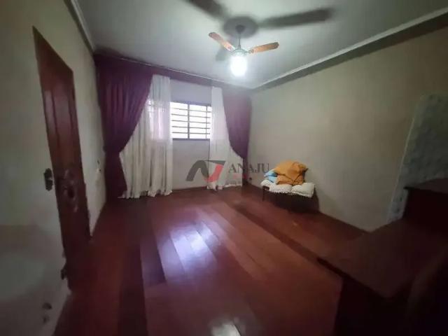 Casa / Sobrado para Venda em Cravinhos/SP Centro 3 Quartos