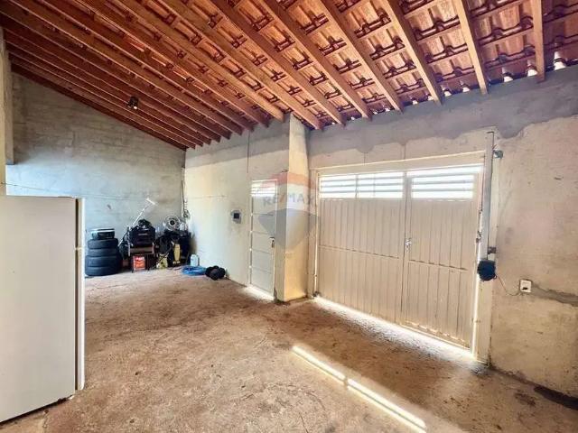 Casa / Sobrado para Venda em Cravinhos/SP Centro 2 Quartos