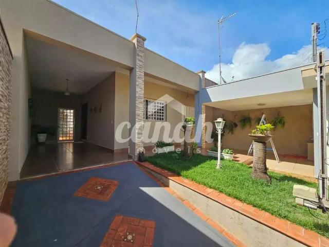 Casa / Sobrado para Venda em Cravinhos/SP Centro 2 Quartos