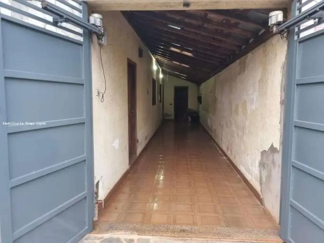 Casa / Sobrado para Venda em Cravinhos/SP Centro 2 Quartos