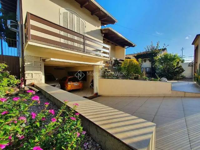 Casa / Sobrado para Venda em Criciúma/SC Michel 3 Quartos