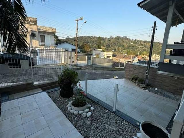 Casa / Sobrado para Venda em Criciúma/SC Mina Brasil 4 Quartos