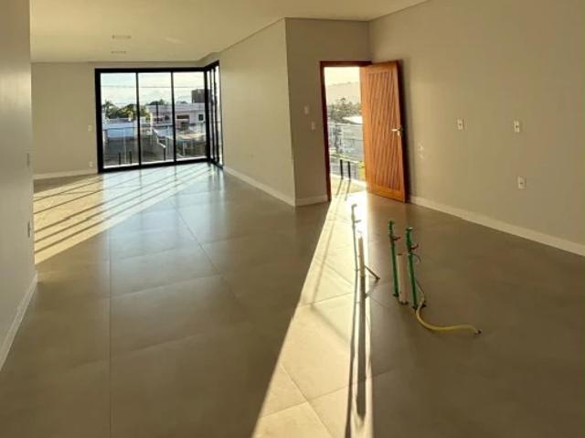 Casa / Sobrado para Venda em Criciúma/SC Mina do Mato 3 Quartos