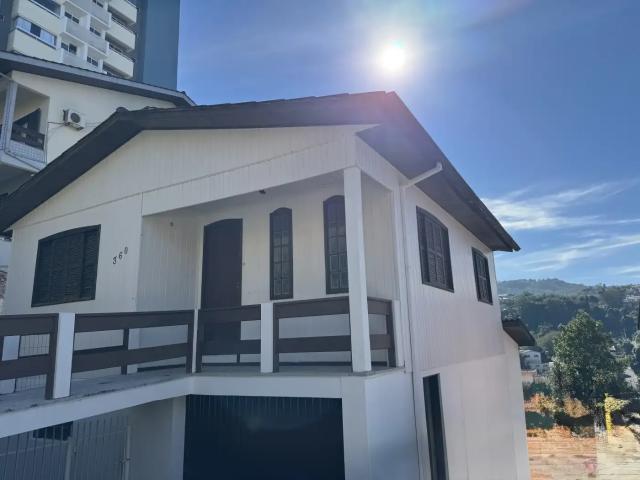 Casa / Sobrado para Venda em Criciúma/SC Centro 4 Quartos