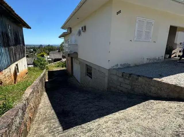 Casa / Sobrado para Venda em Criciúma/SC Cruzeiro do Sul 3 Quartos
