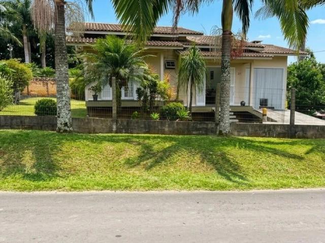 Casa / Sobrado para Venda em Criciúma/SC Laranjinha 3 Quartos