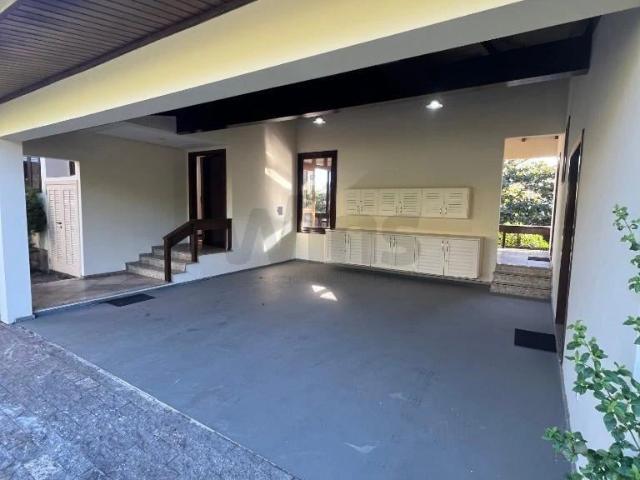 Casa / Sobrado para Venda em Criciúma/SC Primeira Linha 3 Quartos