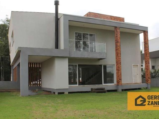 Casa / Sobrado para Venda em Criciúma/SC Primeira Linha 3 Quartos