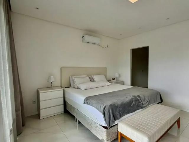 Casa / Sobrado para Venda em Criciúma/SC Primeira Linha 4 Quartos