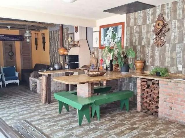Casa / Sobrado para Venda em Criciúma/SC São Luiz 4 Quartos
