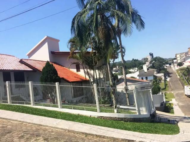 Casa / Sobrado para Venda em Criciúma/SC Santa Catarina 3 Quartos