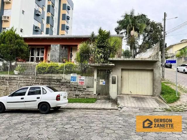 Casa / Sobrado para Venda em Criciúma/SC Santa Catarina 3 Quartos