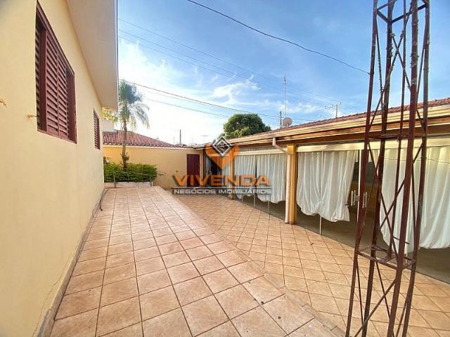Casa / Sobrado para Venda em Cristais Paulista/SP Centro 3 Quartos