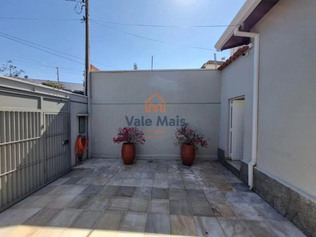 Casa / Sobrado para Venda em Cruzeiro/SP Vila Canevari 3 Quartos