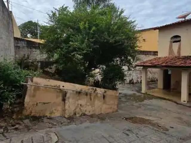 Casa / Sobrado para Venda em Cuiabá/MT Araés 4 Quartos