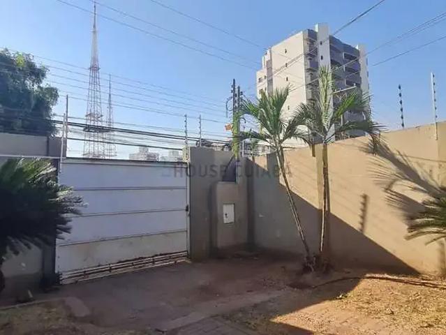 Casa / Sobrado para Venda em Cuiabá/MT Araés 4 Quartos