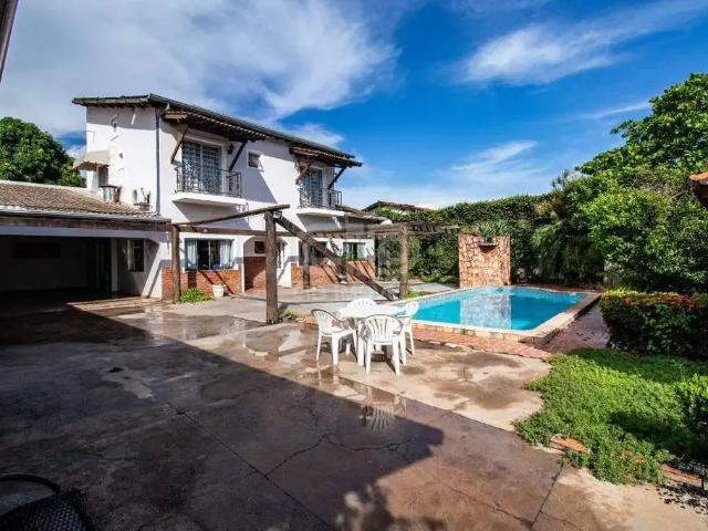 Casa / Sobrado para Venda em Cuiabá/MT Jardim Califórnia 4 Quartos