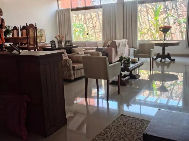 Casa / Sobrado para Venda em Cuiabá/MT Jardim Califórnia 4 Quartos