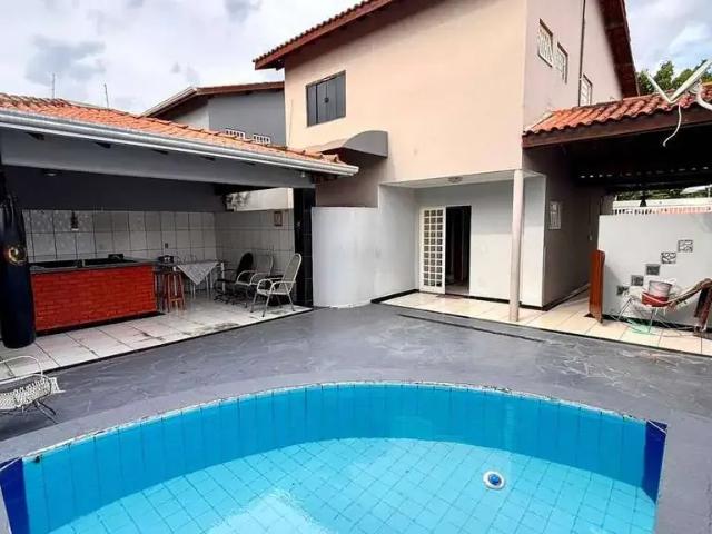 Casa / Sobrado para Venda em Cuiabá/MT Jardim Califórnia 3 Quartos