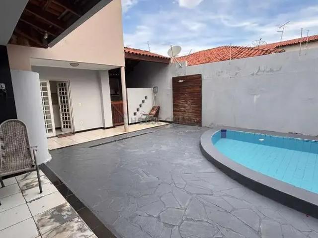 Casa / Sobrado para Venda em Cuiabá/MT Jardim Califórnia 3 Quartos