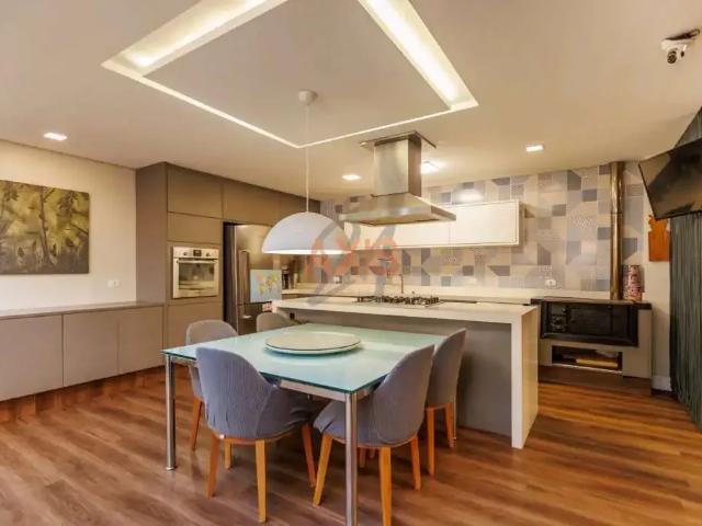 Casa / Sobrado para Venda em Curitiba/PR Mercês 4 Quartos
