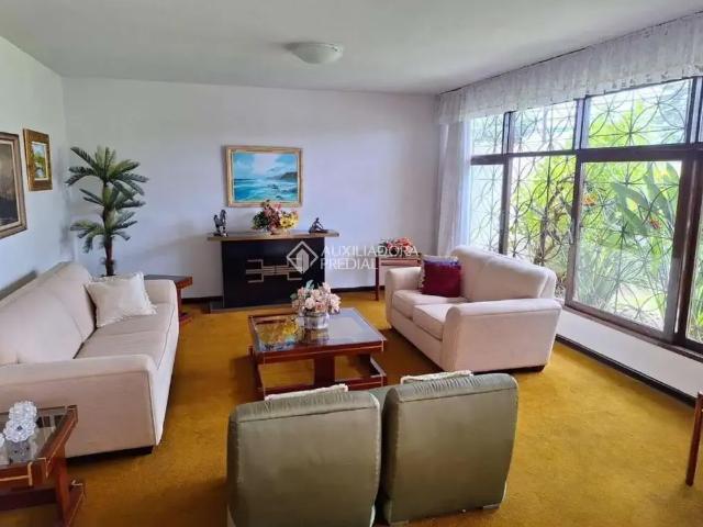 Casa / Sobrado para Venda em Curitiba/PR Mercês 4 Quartos