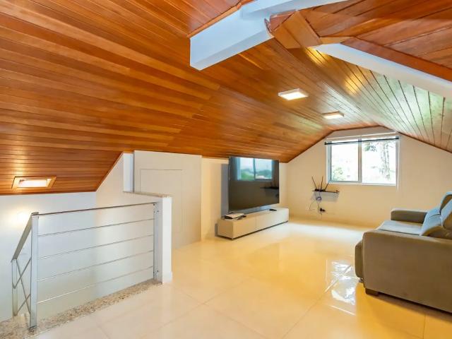 Casa / Sobrado para Venda em Curitiba/PR Mercês 3 Quartos