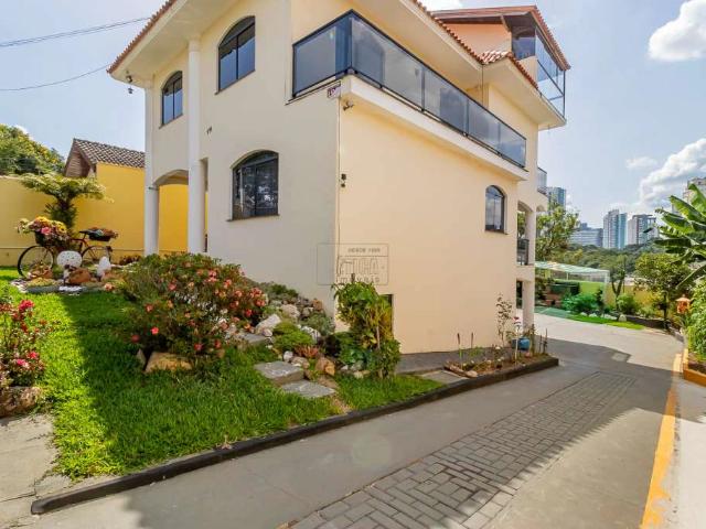 Casa / Sobrado para Venda em Curitiba/PR Mossunguê 4 Quartos