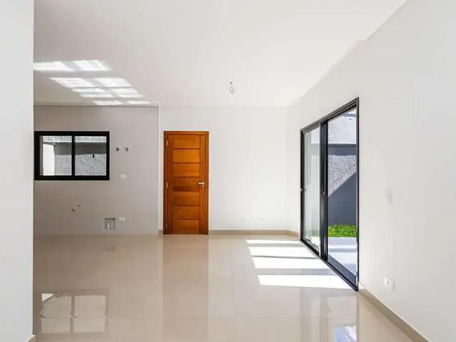 Casa / Sobrado para Venda em Curitiba/PR Novo Mundo 3 Quartos