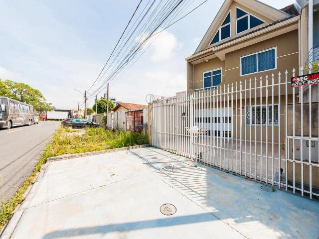 Casa / Sobrado para Venda em Curitiba/PR Novo Mundo 3 Quartos