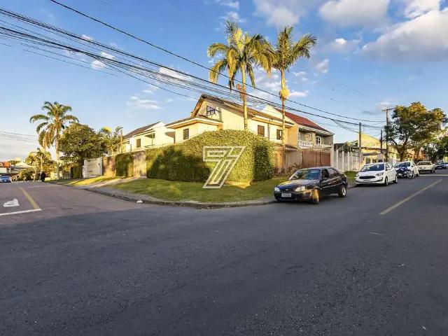Casa / Sobrado para Venda em Curitiba/PR Novo Mundo 3 Quartos