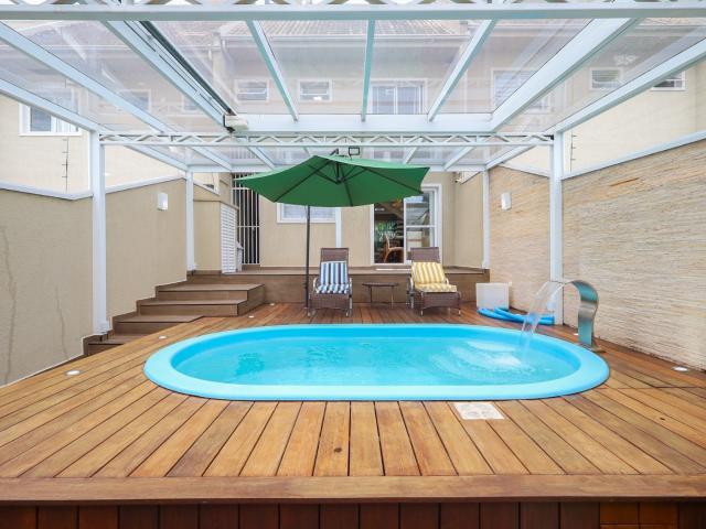Casa / Sobrado para Venda em Curitiba/PR Novo Mundo 3 Quartos