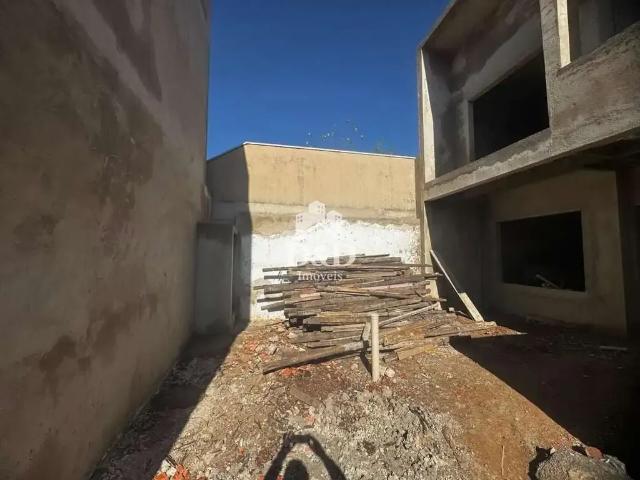 Casa / Sobrado para Venda em Curitiba/PR Novo Mundo 3 Quartos