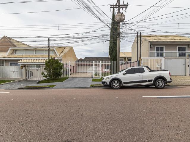 Casa / Sobrado para Venda em Curitiba/PR Novo Mundo 3 Quartos