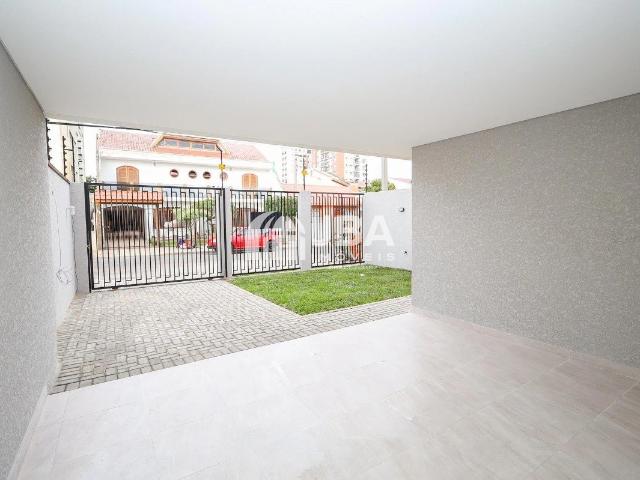 Casa / Sobrado para Venda em Curitiba/PR Novo Mundo