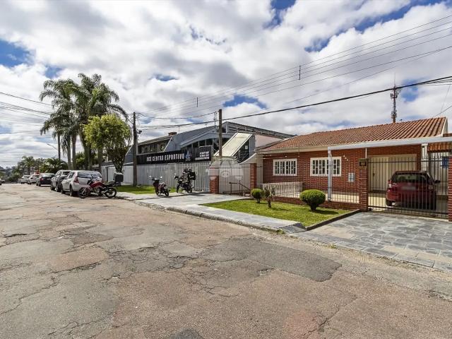 Casa / Sobrado para Venda em Curitiba/PR Novo Mundo 3 Quartos