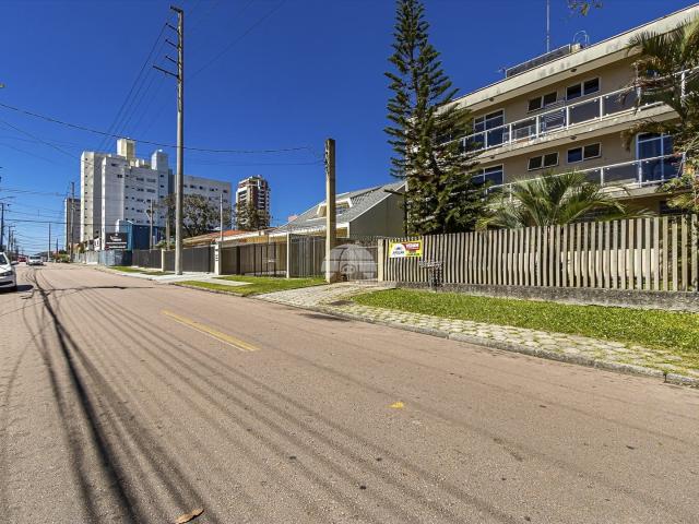 Casa / Sobrado para Venda em Curitiba/PR Novo Mundo 6 Quartos