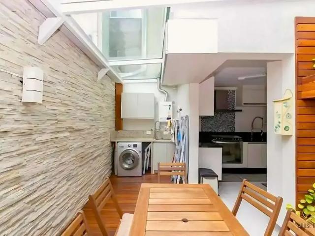 Casa / Sobrado para Venda em Curitiba/PR Água Verde 3 Quartos