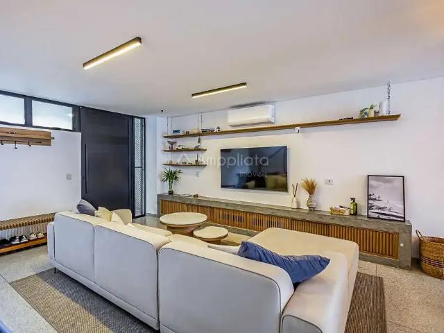 Casa / Sobrado para Venda em Curitiba/PR Água Verde 3 Quartos