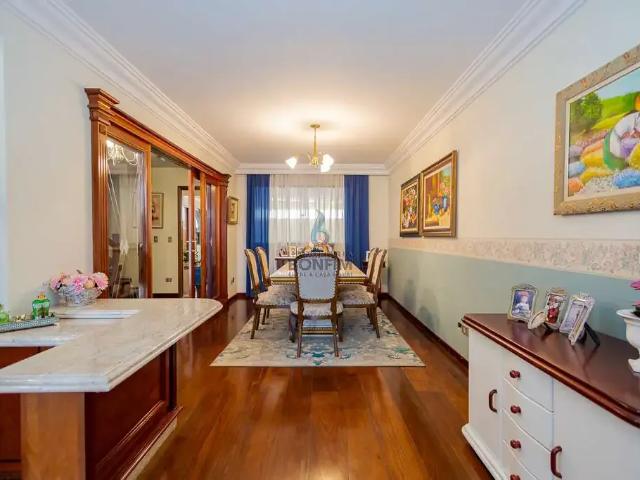 Casa / Sobrado para Venda em Curitiba/PR Água Verde 3 Quartos